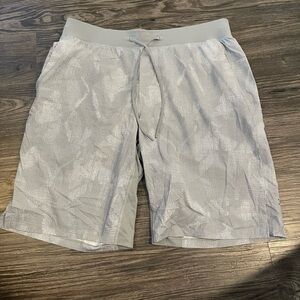 Men's Lululemon THE Shorts 11" Size XL